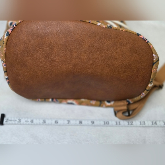 Universal Thread Canvas Floral print drawstring bucket style bag backpack - Picture 7 of 11